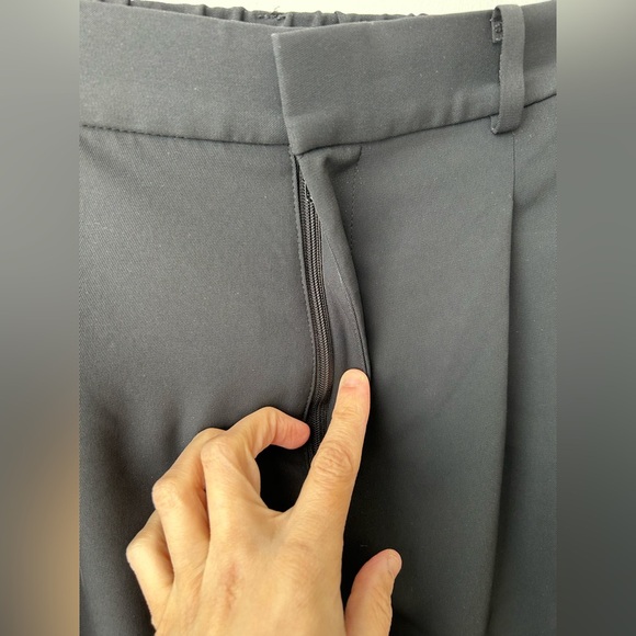 Uniqlo ezy relax fit ankle black
Pant - Picture 5 of 10